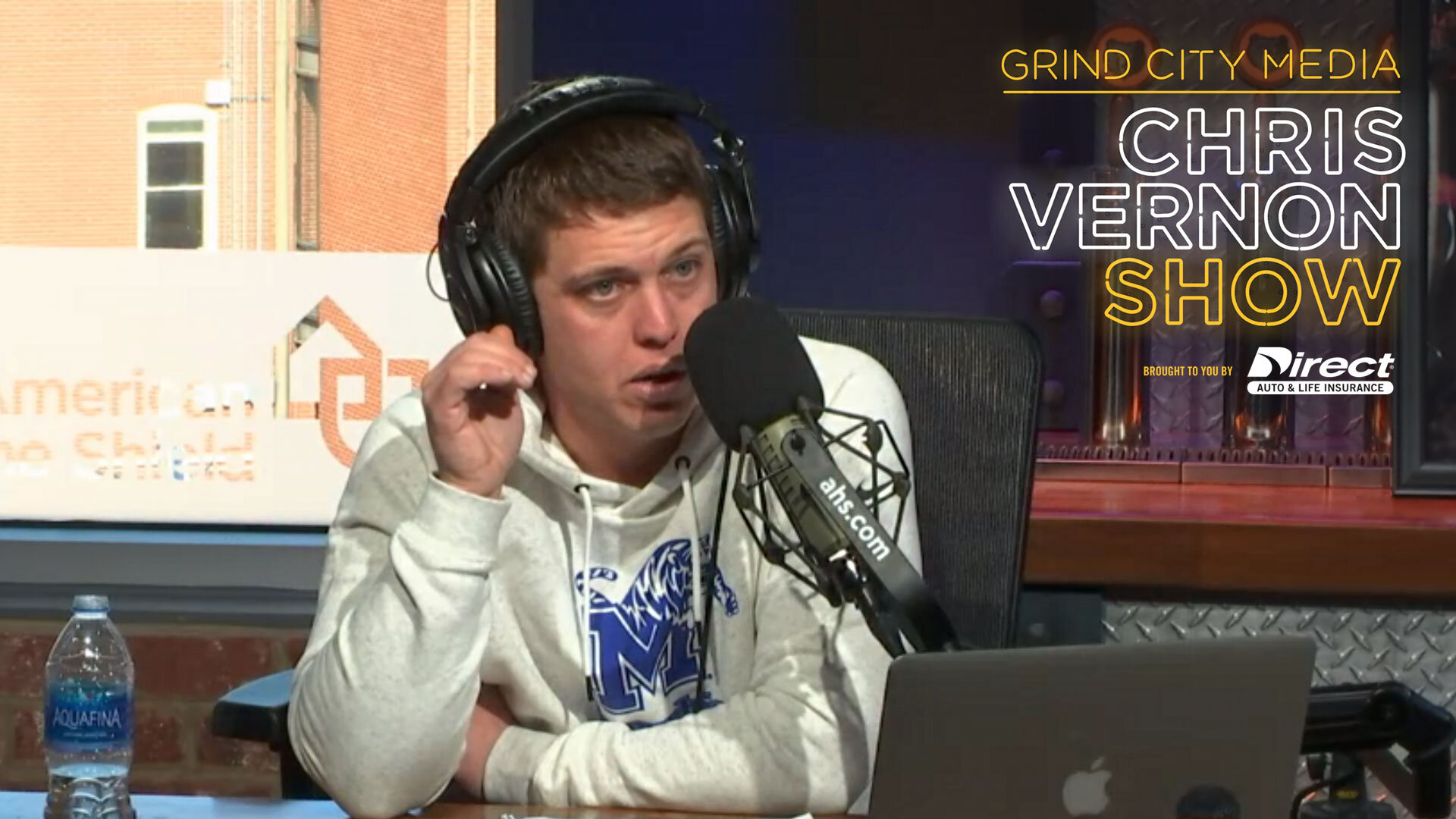 Chris Vernon Show – 12/18/19 | All I Want Is A Yacht…and Some Thots