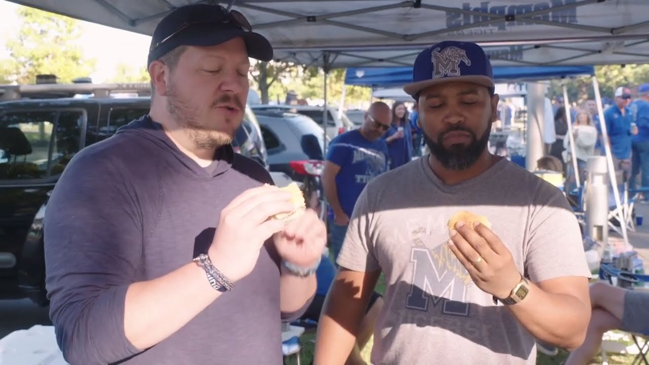 Lang explores Tigers’ tailgate, tries flaming hot chicken sliders | Lang’s Tailgate Eats